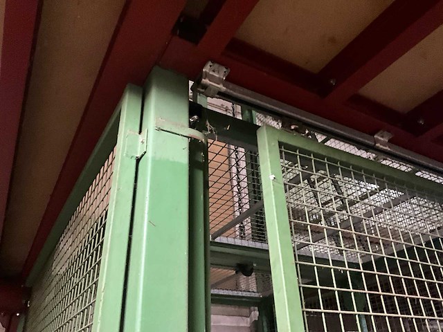 Goederenlift met kettingtakel hitachi - afbeelding 22 van  31