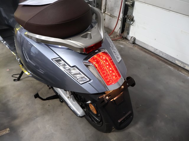 Golden lion e-scooter - afbeelding 5 van  14