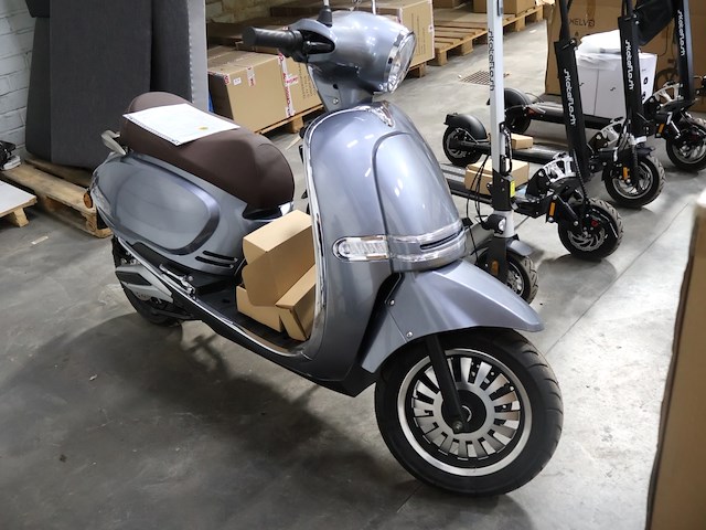 Golden lion e-scooter - afbeelding 1 van  14