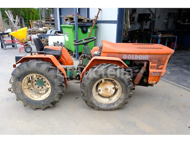 Goldoni universal 240 landbouwtractor - afbeelding 6 van  15