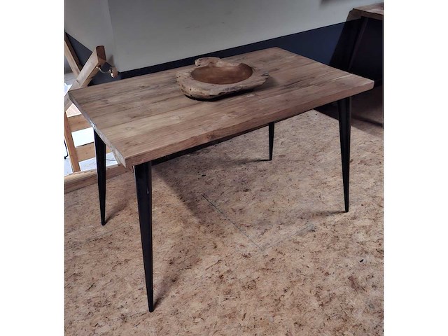Goldstar - tafel - diningtable - afbeelding 1 van  2