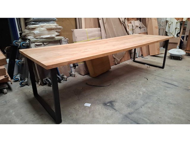Goldstar - tafel - diningtable - afbeelding 1 van  2