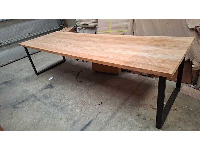 Goldstar - tafel - diningtable - afbeelding 1 van  1
