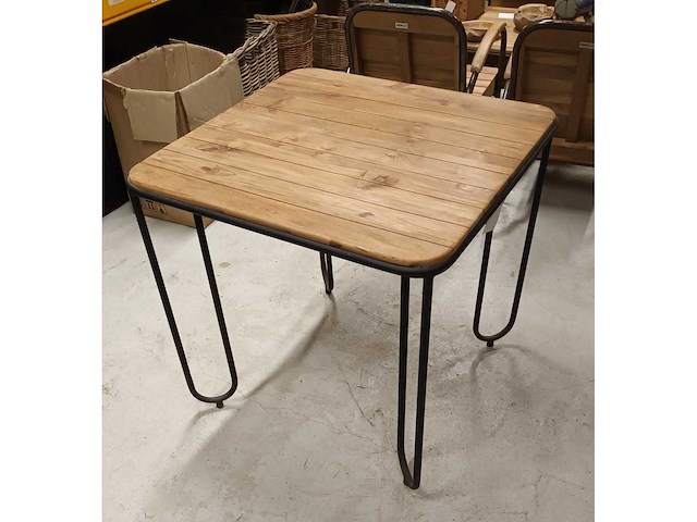 Goldstar - tafel - garden table - afbeelding 1 van  2