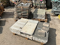 Goldstone natuursteen tuintegels - afbeelding 1 van  8
