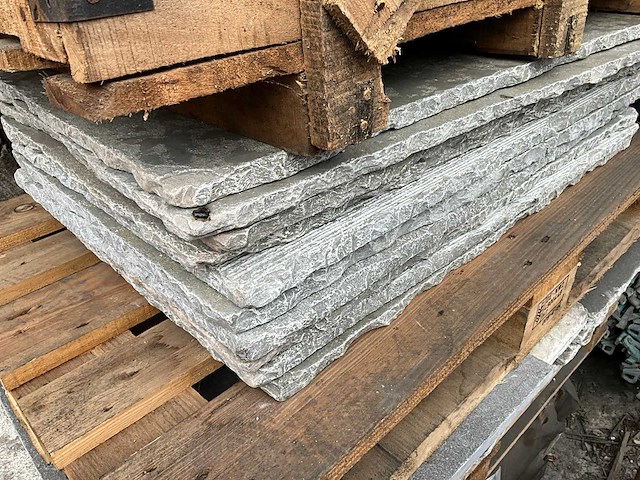 Goldstone natuursteen tuintegels - afbeelding 5 van  8