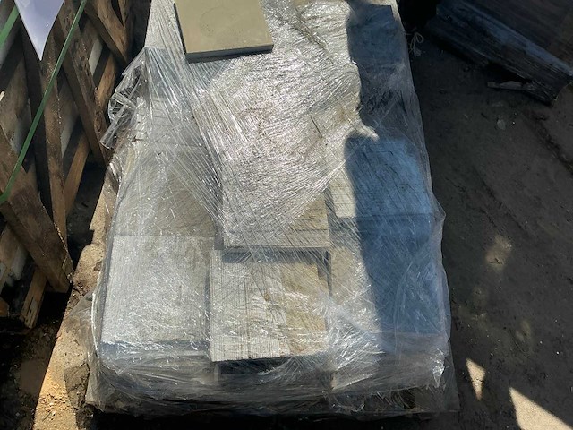 Goldstone victorio 65 m2 natuurstenen tegels - afbeelding 2 van  2