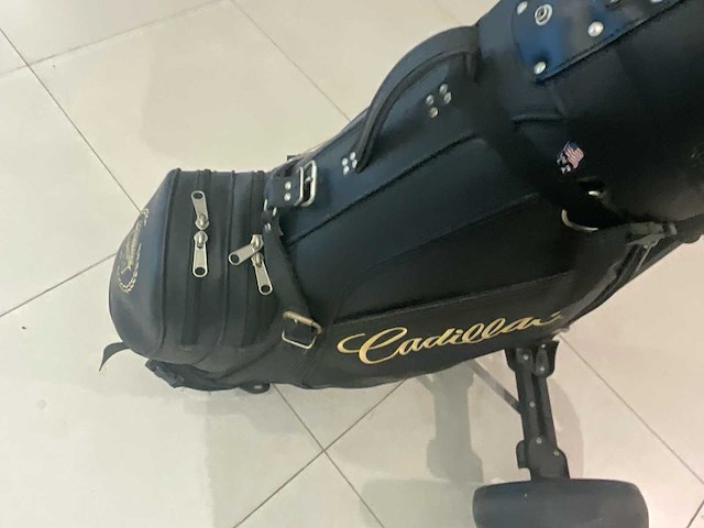 Golfkar cadillac met recalme golfsticks - afbeelding 4 van  5