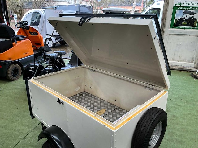 Golfkaraanhangwagen - afbeelding 5 van  6