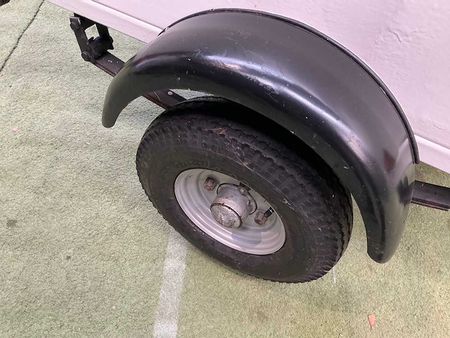Golfkaraanhangwagen - afbeelding 6 van  6