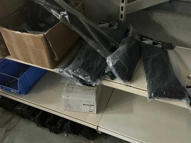 Gondela legbordstelling met inhoud - afbeelding 2 van  15