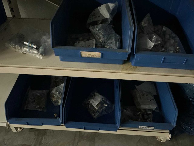 Gondela legbordstelling met inhoud - afbeelding 15 van  15