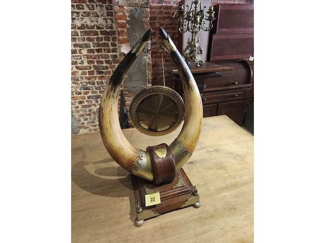 Gong aan 2 hoornen - afbeelding 1 van  2