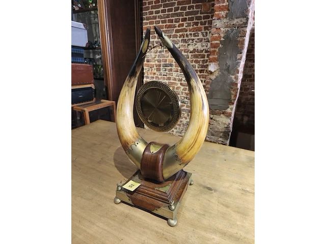 Gong aan 2 hoornen - afbeelding 2 van  2