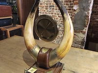 Gong aan 2 hoornen - afbeelding 2 van  2