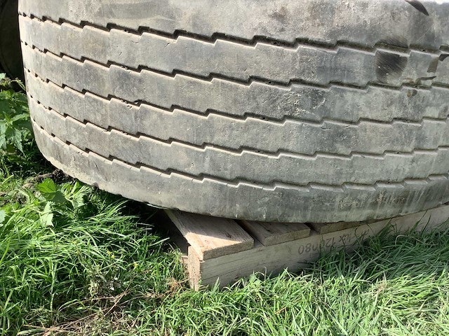 Goodyear - vrachtwagenband (3x) - afbeelding 2 van  6