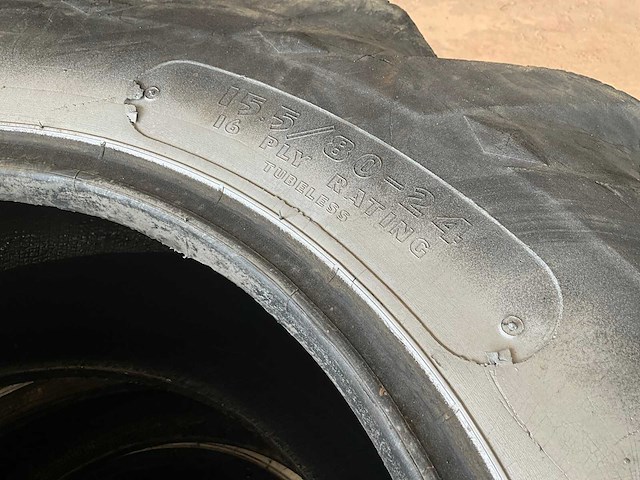 Goodyear 15,5/80-24 sure grip banden (4x) - afbeelding 7 van  9