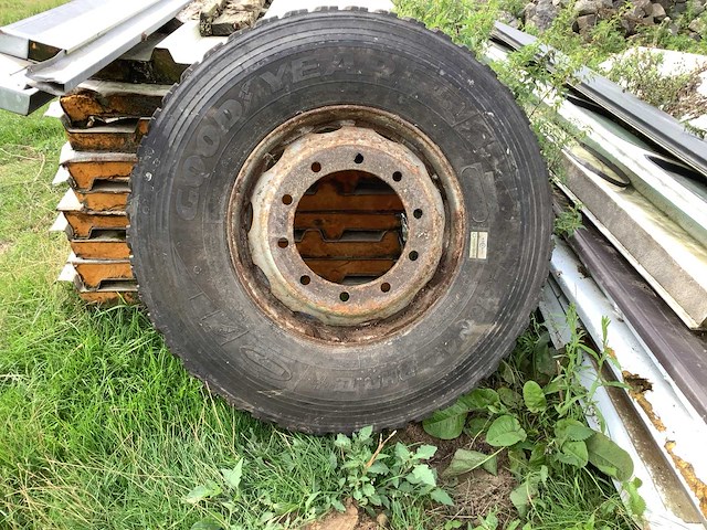 Goodyear regional rhd2 vrachtwagenband 315/80r22.5 - afbeelding 1 van  2