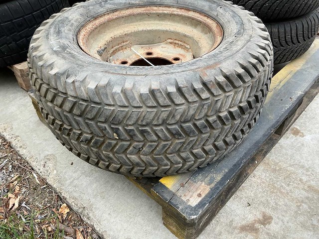 Goodyear terra-tire band met velg - afbeelding 3 van  4