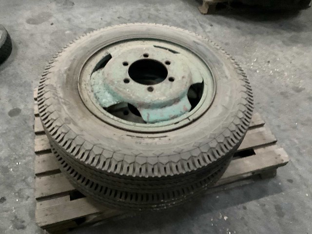 Goodyear truck traction hi-miler banden (2x) - afbeelding 1 van  9