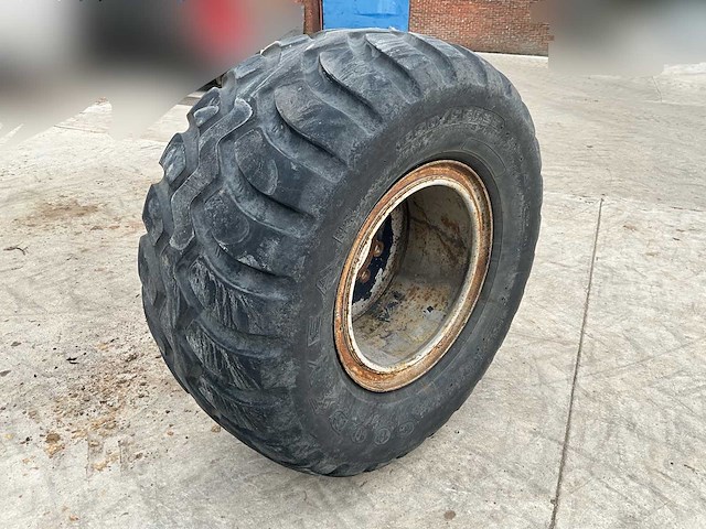 Goodyear unisteel 630/55 r26 - afbeelding 1 van  9