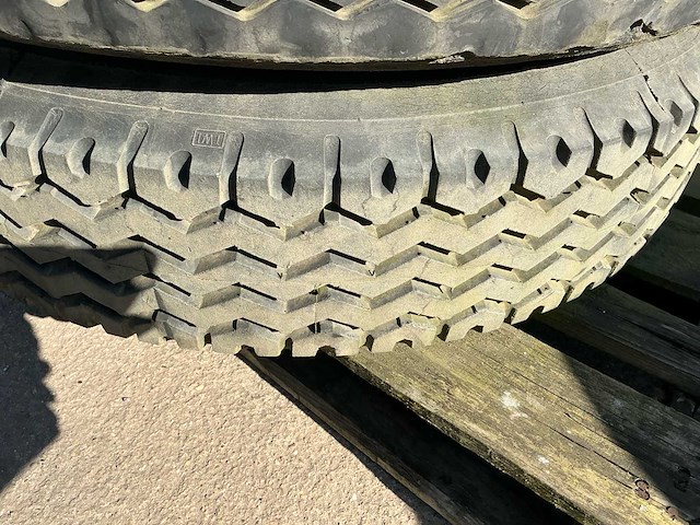 Goodyear vrachtwagenband (5x) - afbeelding 9 van  10