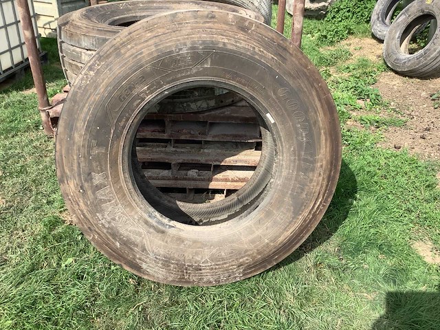 Goodyear vrachtwagenband maat 385/65r22.5 - afbeelding 1 van  4