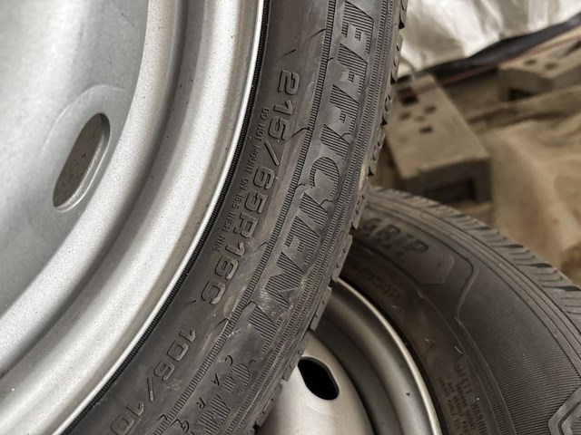 Goodyear zomerbanden op velg - afbeelding 4 van  4