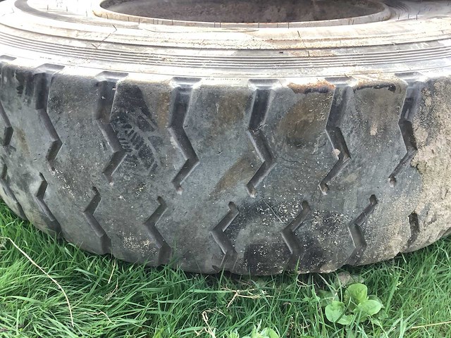 Goodyear/taurus - truck tyre - afbeelding 4 van  4