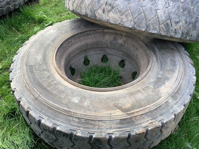 Goodyear/taurus - truck tyre - afbeelding 3 van  4