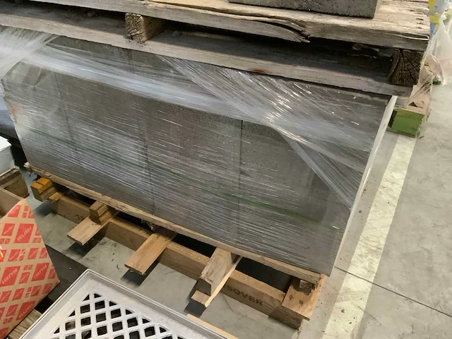 Goottegels op pallet - afbeelding 3 van  4