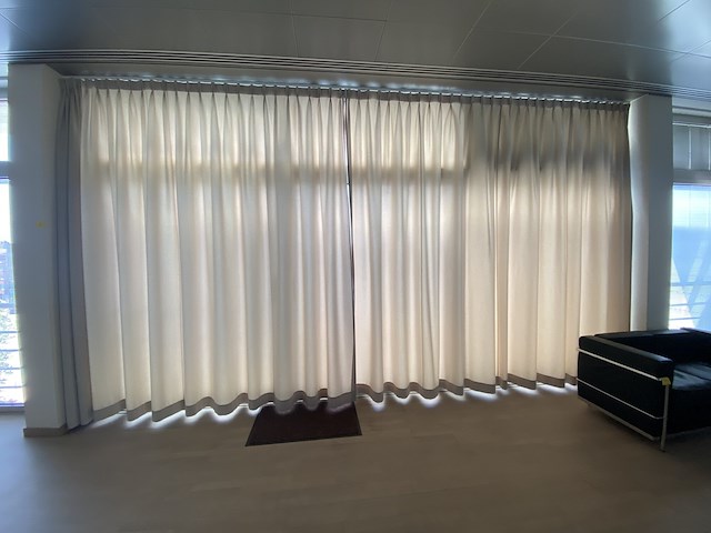 Gordijn op rail 538x297cm - afbeelding 1 van  2