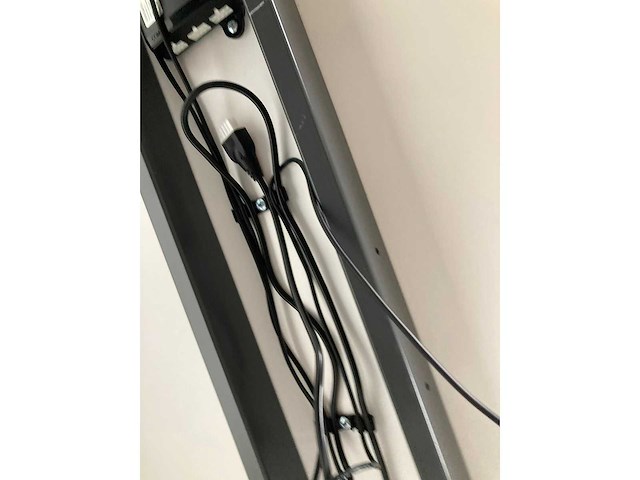 Götessons/kinnarps - zit/sta elektrisch verstelbaar - bureau - afbeelding 2 van  4