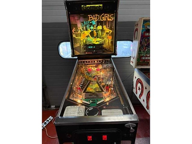 Gottlieb - bad girls - flipperkast - afbeelding 2 van  6