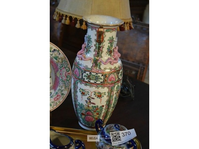 Goudkleurig dienblad met japans service, en vaas en bord - afbeelding 5 van  5