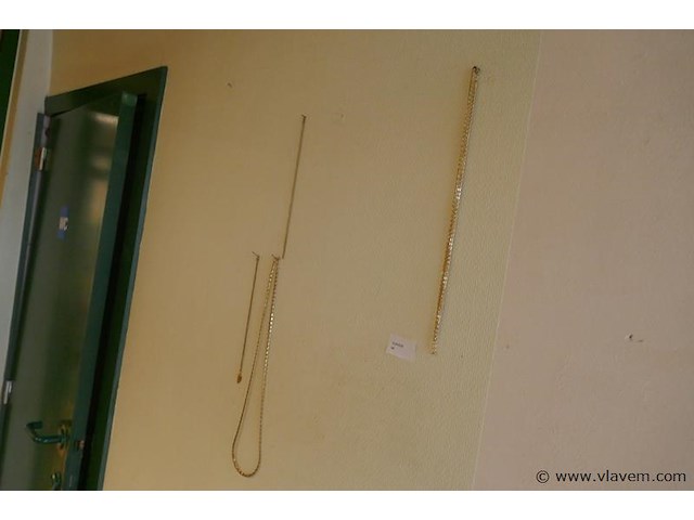 Goudkleurige kettingen - afbeelding 1 van  1