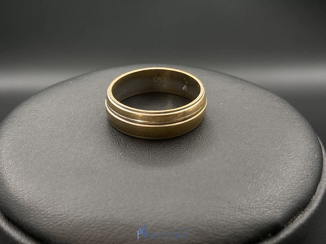 Goudkleurige ring - afbeelding 1 van  4