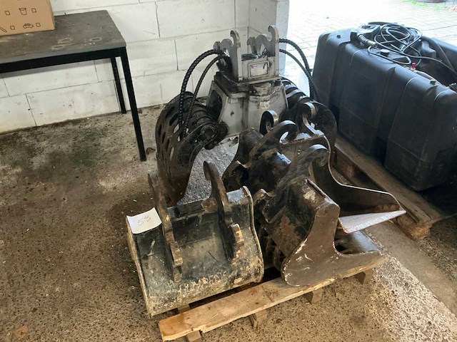 Graafbak (3x) + sorteergrijper - afbeelding 1 van  6