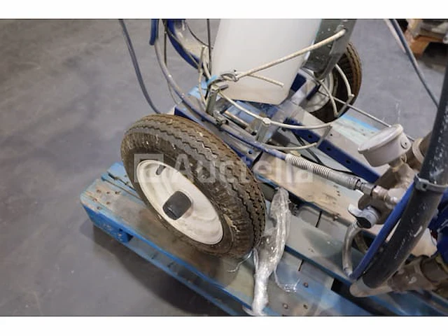 Graco linelazer 3400 thermische spuit - afbeelding 9 van  10