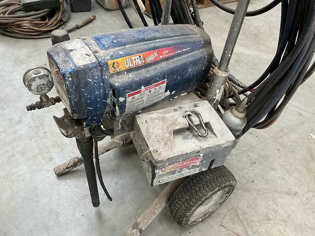 Graco ultra max 695 airless elektrisch verfspuitmachine - afbeelding 1 van  5