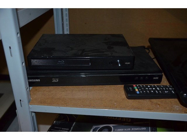 Grafische kaart gtx 1080ti, centrale eenheid hp windows xp, flatscreen tv lg 28mt48df-pz met afstandsbediening (defect), blu ray speler samsung - afbeelding 7 van  7