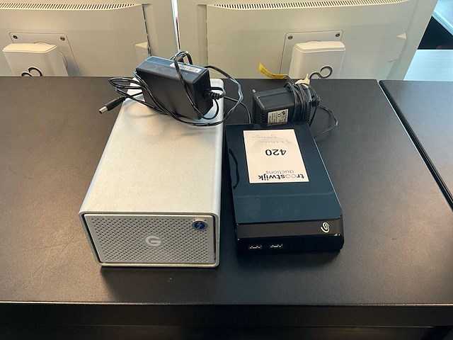 Graid , seagate externe harde schijf (eerste verdiep) (2x) - afbeelding 1 van  4