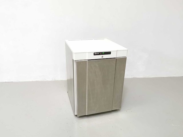 Gram - f210r - koelkast - afbeelding 1 van  2