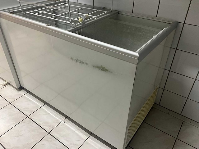 Gram koffermodel vriezer - afbeelding 1 van  2