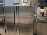 Gram - afbeelding 1 van  9