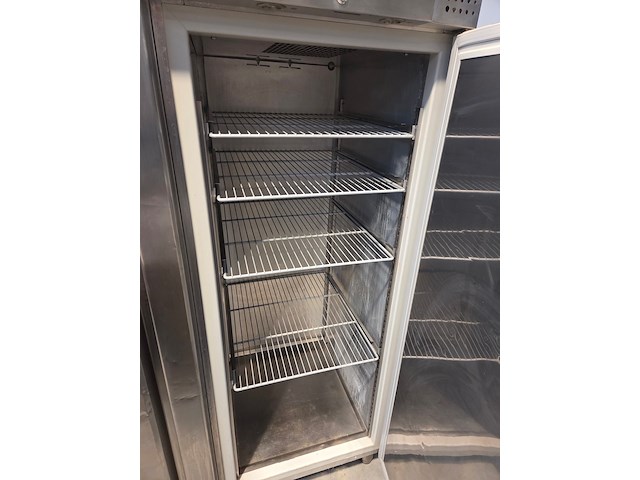 Gram - afbeelding 4 van  9