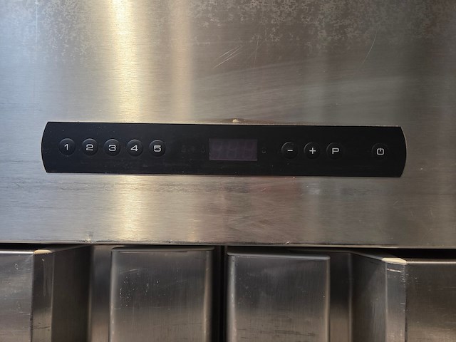 Gram - afbeelding 6 van  9