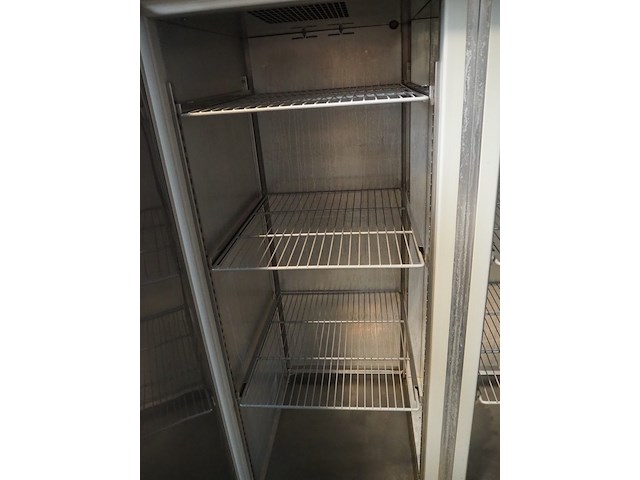 Gram - afbeelding 4 van  7