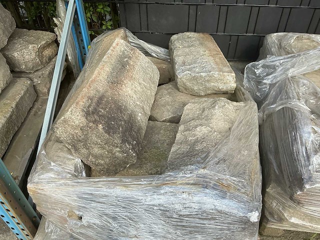 Graniet borduur diverse lengte 60 x 30 x 15 steen tuintegel (40x) - afbeelding 5 van  6