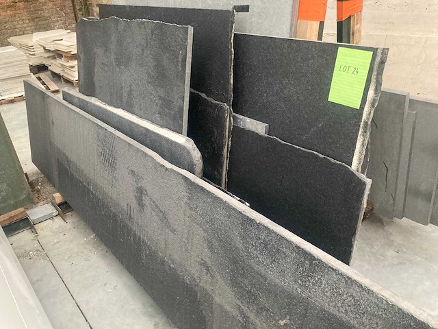 Graniet zimbabwe verzoet en gevlamd - afbeelding 1 van  4